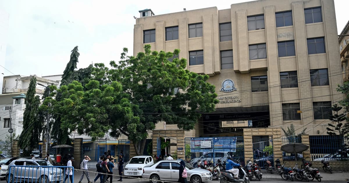 Pakistani Court Halts Expulsion of Afghan Medical Students