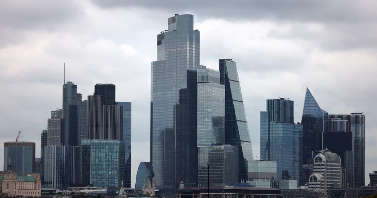 Ekonomi UK Diperkuat AI Mencapai Pertumbuhan 2.1% Melebihi Jangkaan