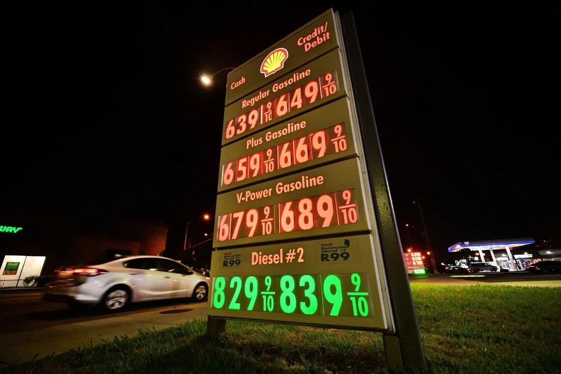 Oil prices poised for weekly decline as supply concerns ease