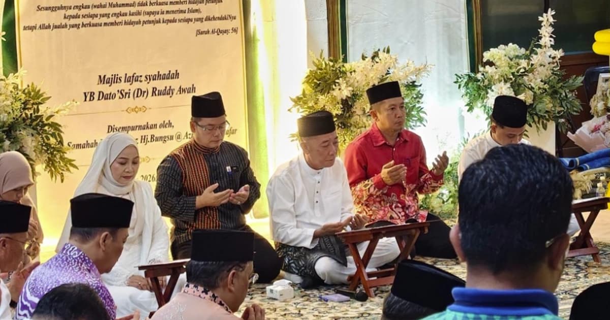 Ahli Dewan Undangan Negeri Sabah Serta Keluarga Masuk Islam