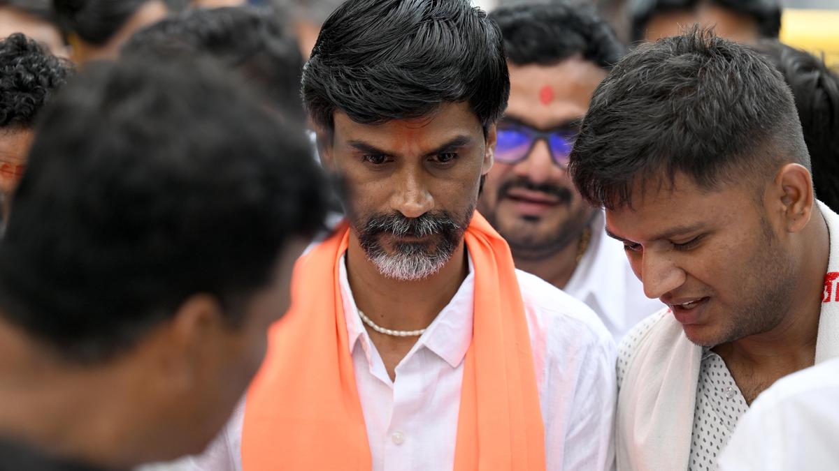 Bombay High Court upholds right to protest, declines to restrain Jarange Patil's march
