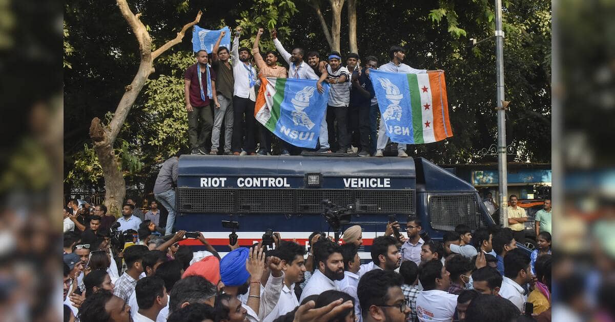 राजीव चौक पर प्रदर्शन के लिए एक लाख रुपये का खर्च, तारीखें भरी हुई
