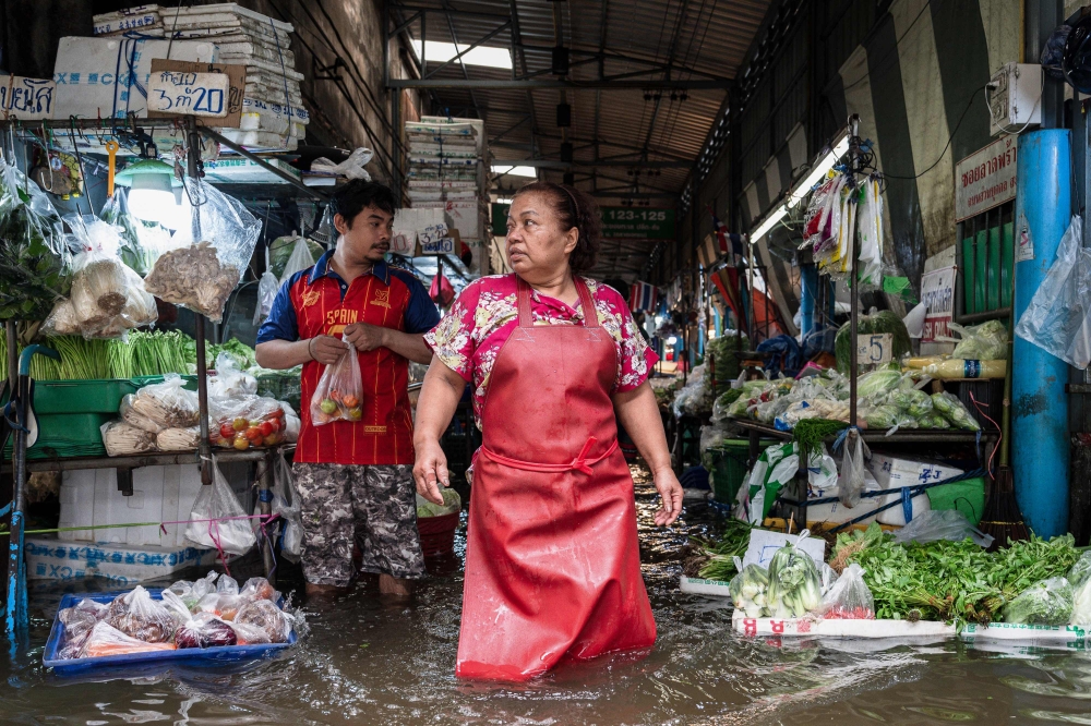 Malaysian Embassy extends aid to nationals amid Bangkok flooding crisis
