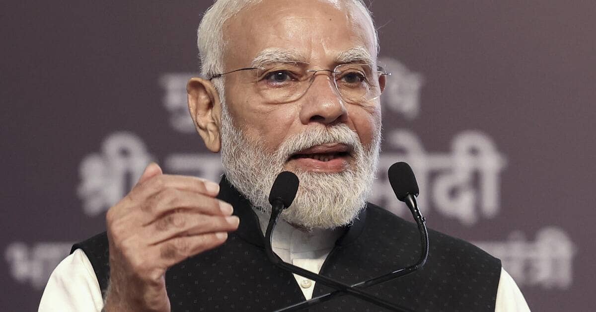 Two held after security breach at PM Modi's Mumbai fintech event