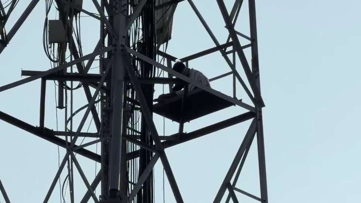 Man scales tower in Haridwar after wife elopes with another youth