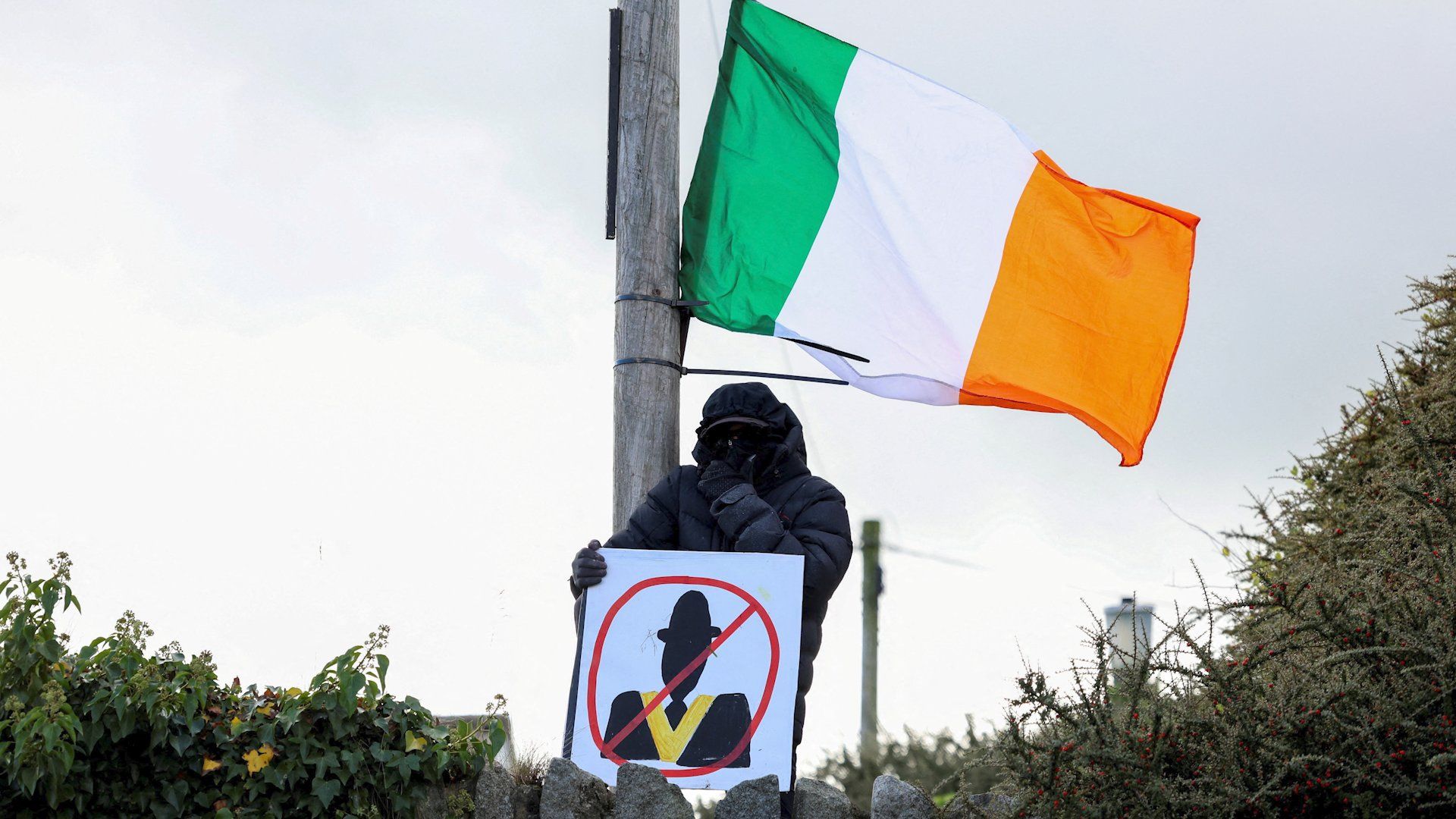 Protesters block Orange Order march into Catholic Northern Ireland enclave