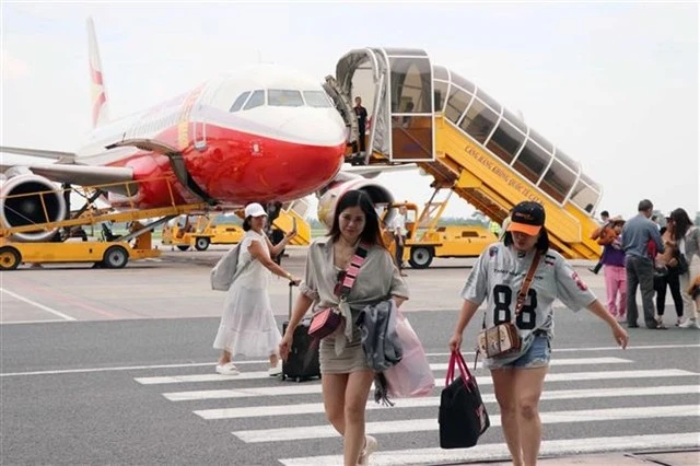 Vietnam's airports record 102 million passengers in first nine months