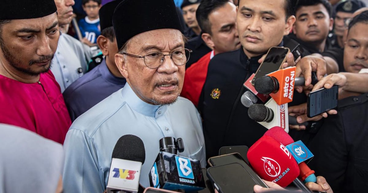 Early General Election Proposal Open to Study, Anwar Says
