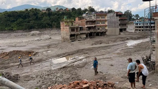 Nepal death toll climbs to 579 as disaster response continues