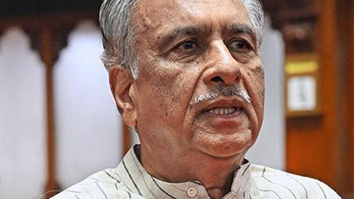 Karnataka opposition leader urges govt to shelve planned fare hikes