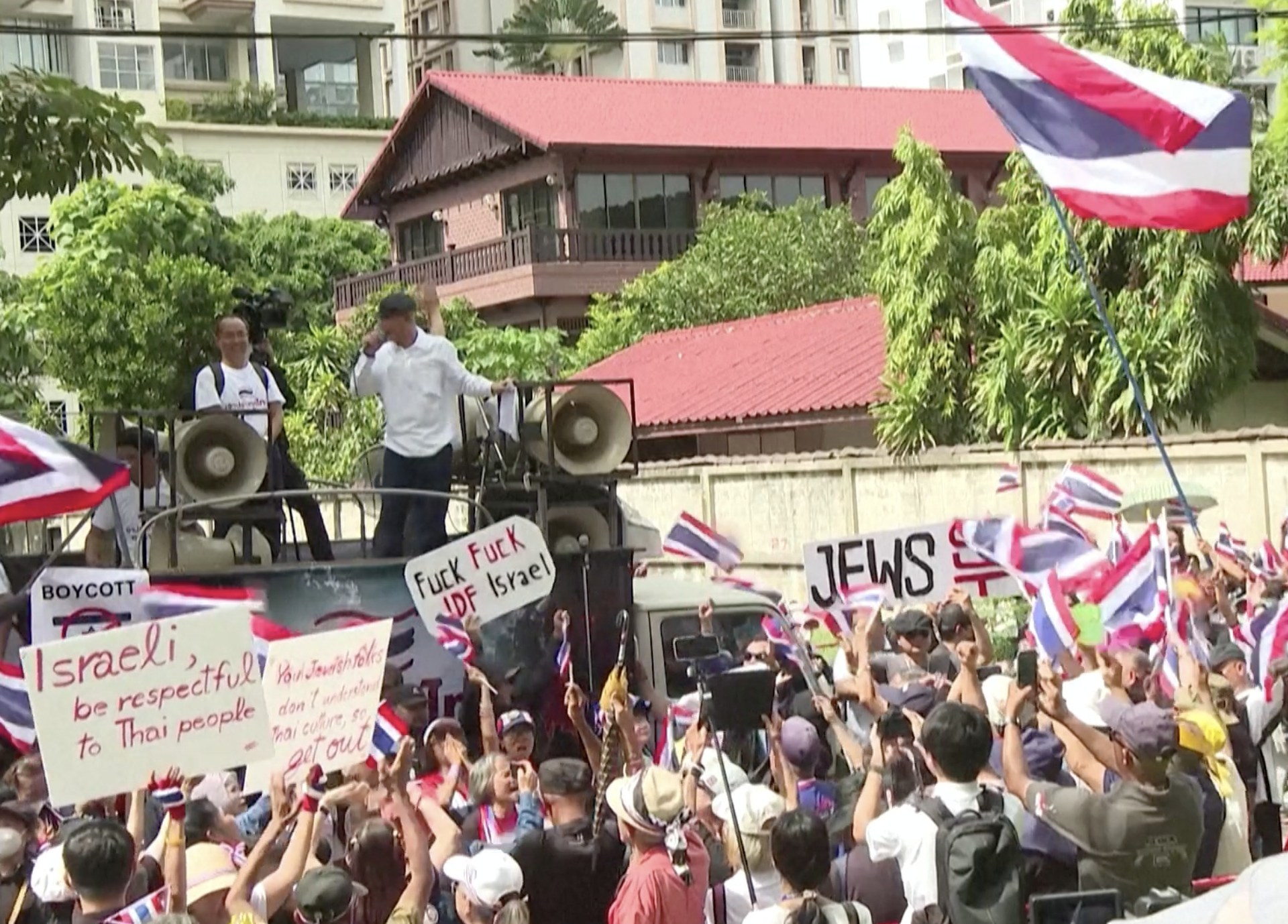 Demonstrations held at Israeli embassy in Bangkok over tourist conduct