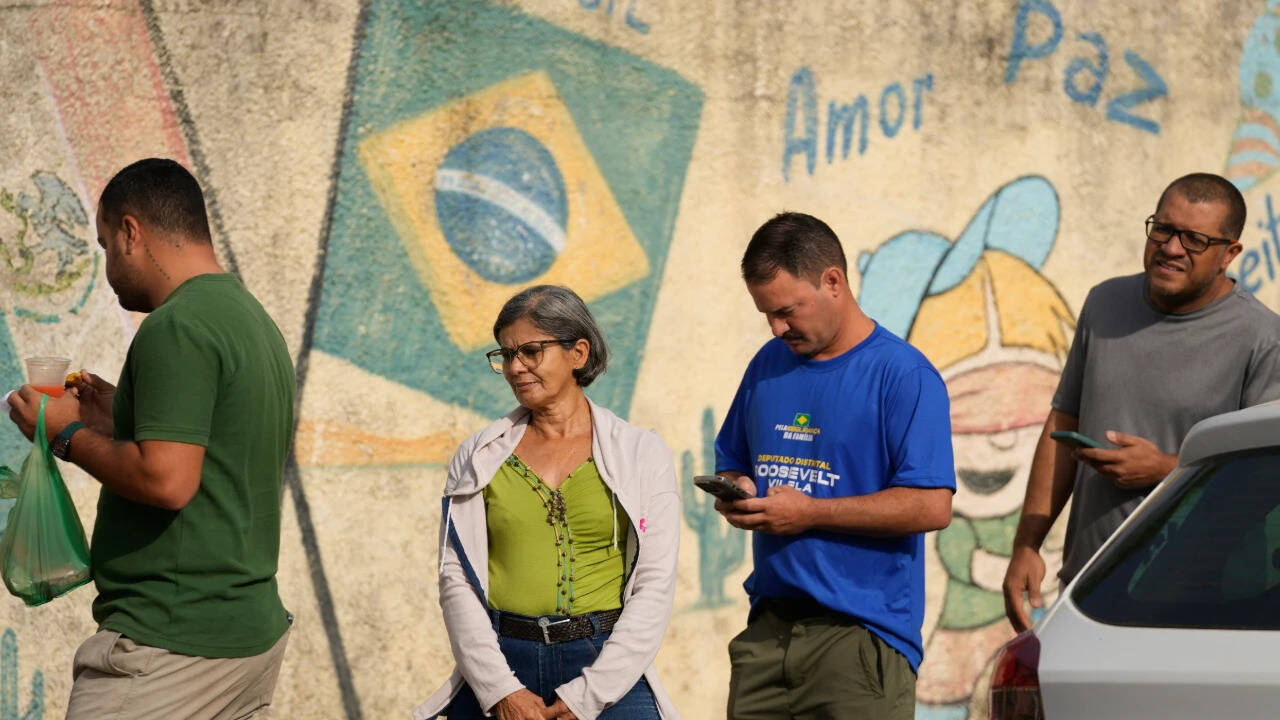 Brazil set for runoff as Lula, Bolsonaro advance from tight vote