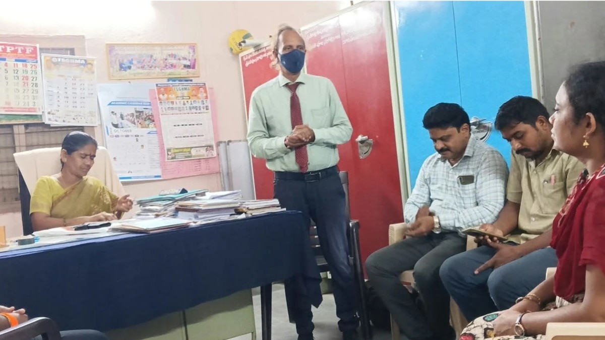 Man arrested for selling magnetic belts to teachers under false government claims
