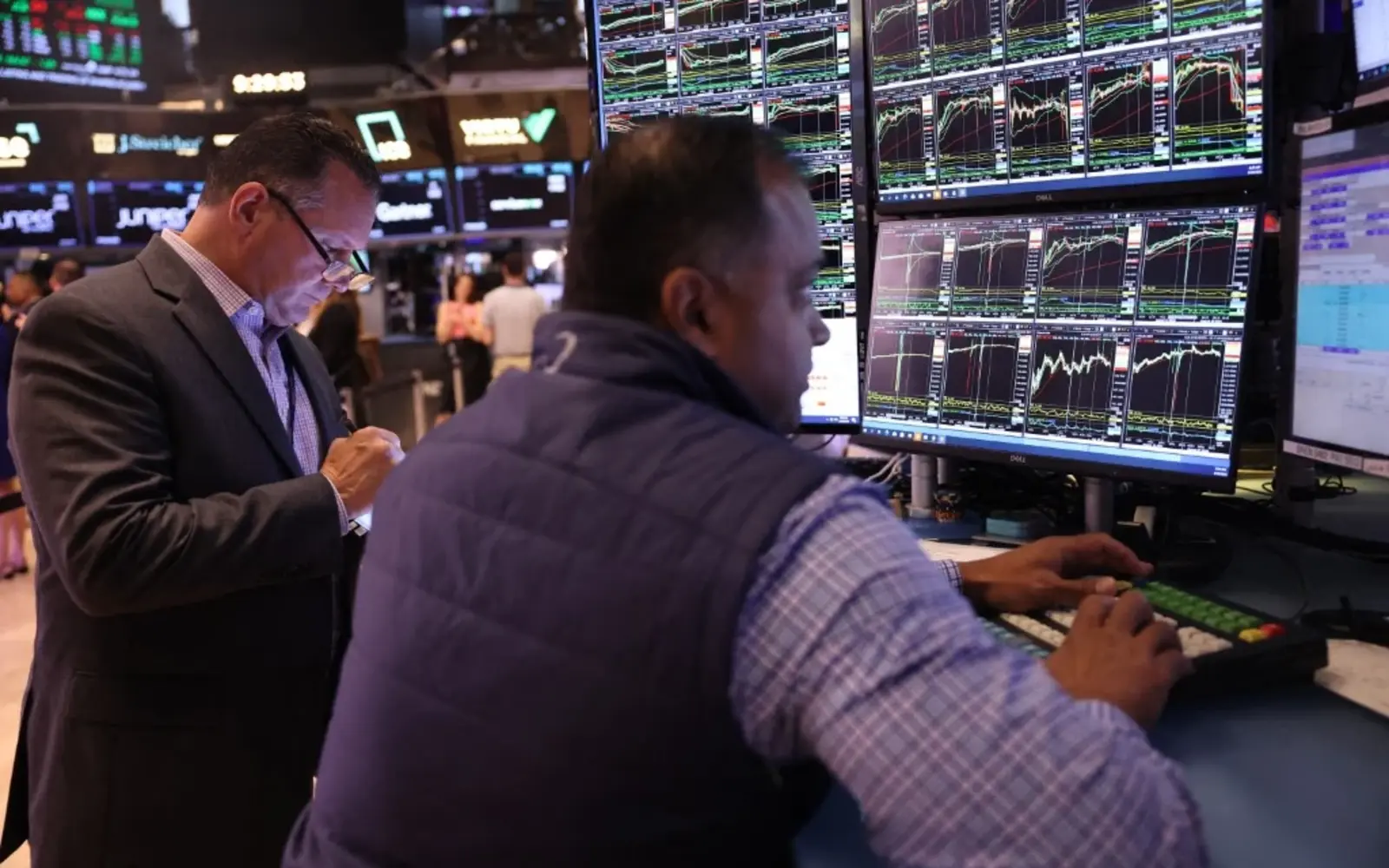 Wall Street slides lower as investors brace for earnings season