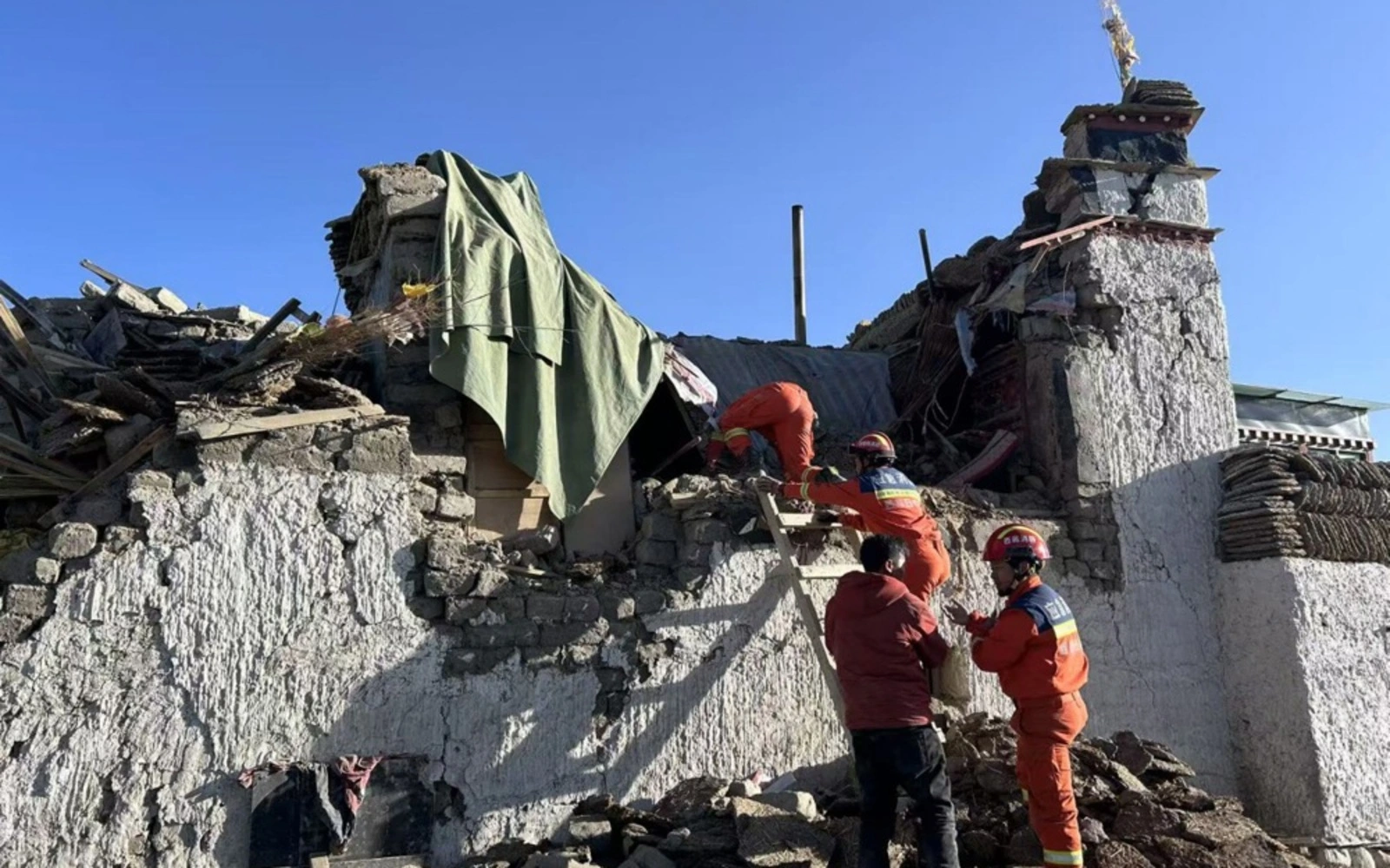 Powerful earthquake strikes Tibet, causing casualties and widespread damage