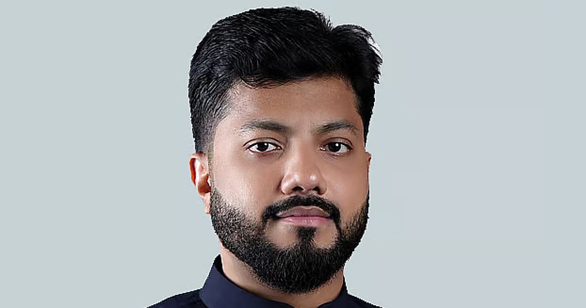 ইশরাক হোসেন দুপুর দুইটায় রাষ্ট্রমন্ত্রী পদ থেকে পদত্যাগের ঘোষণা দেবেন