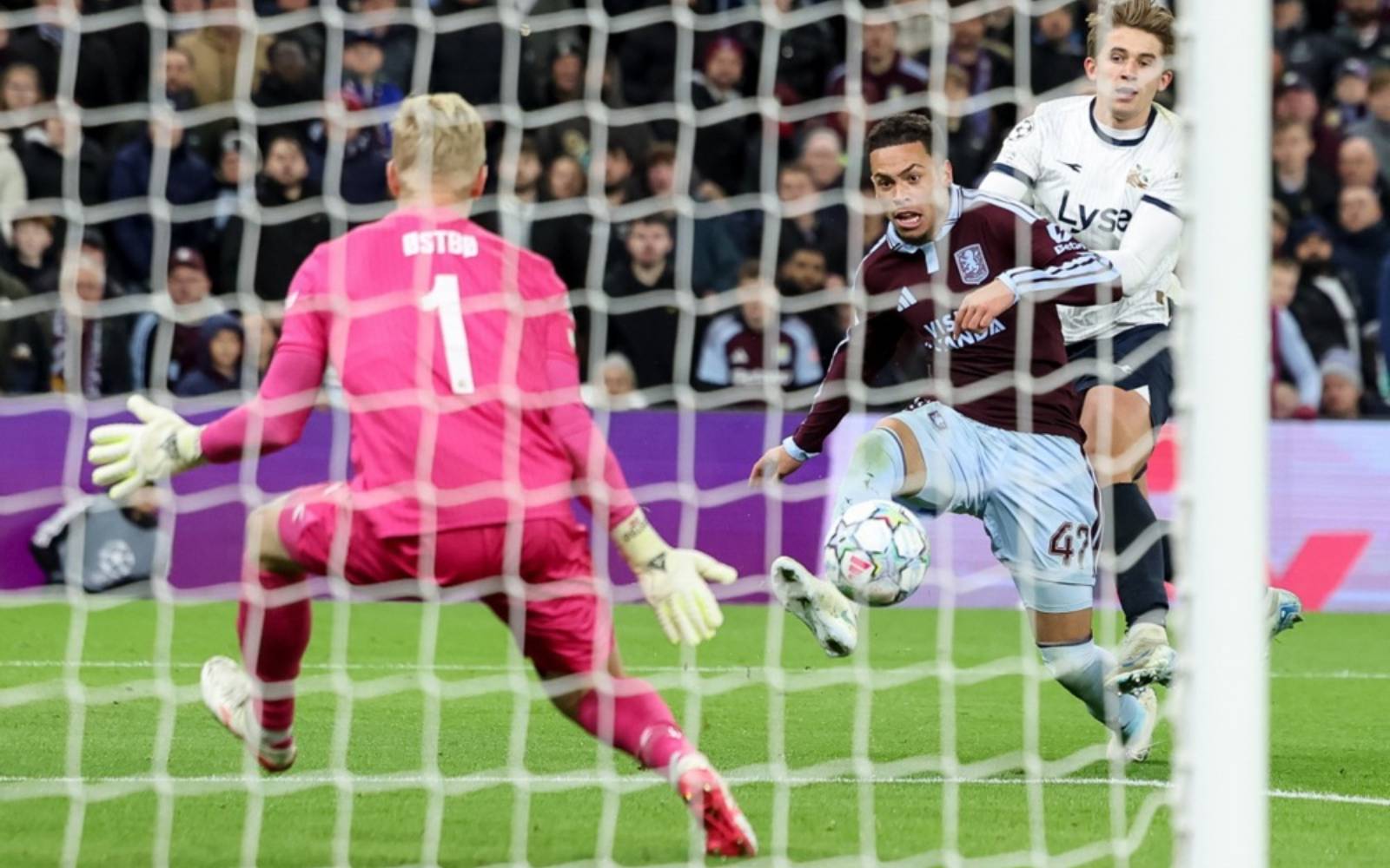 Villa Kekalkan Rekod Sempurna dengan Kemenangan 3-1 atas Viking