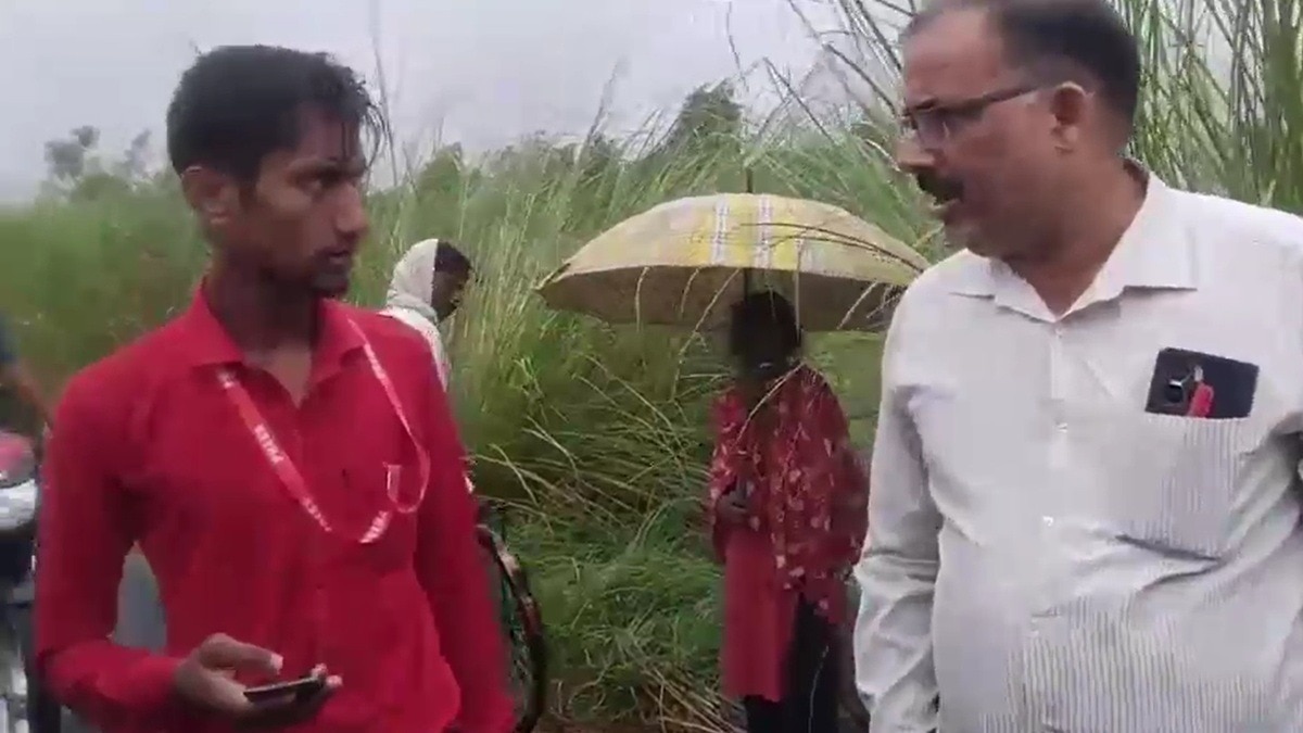 Land surveyor accused of caste-based threats in Uttar Pradesh district