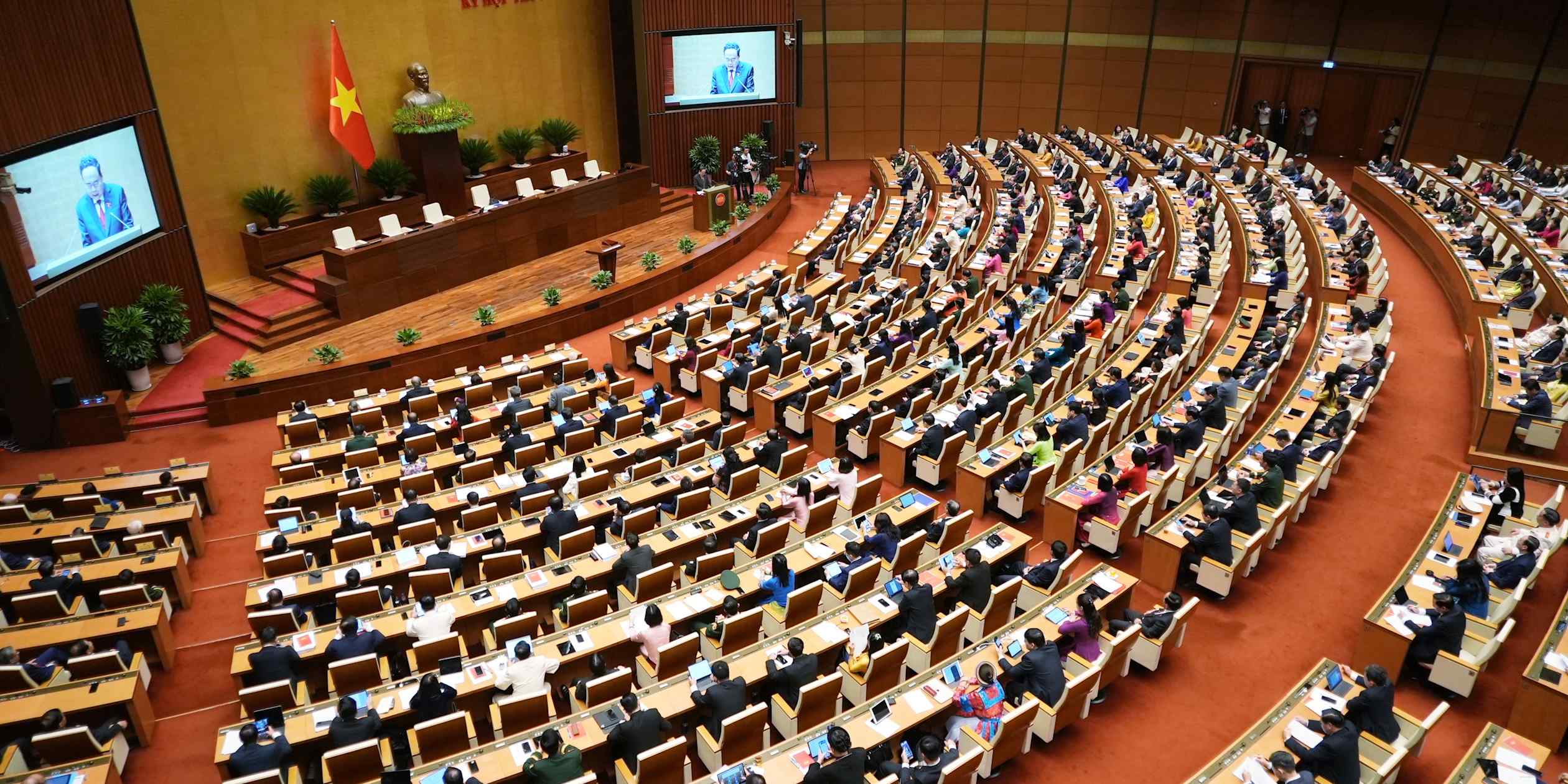 Vietnam parliament concludes session as China reports energy sector gains