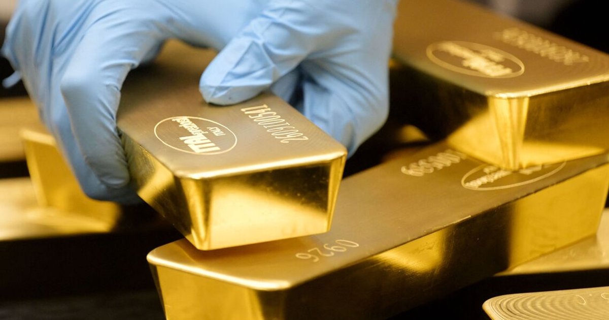Gold prices surge as dollar weakens, bond yields fall