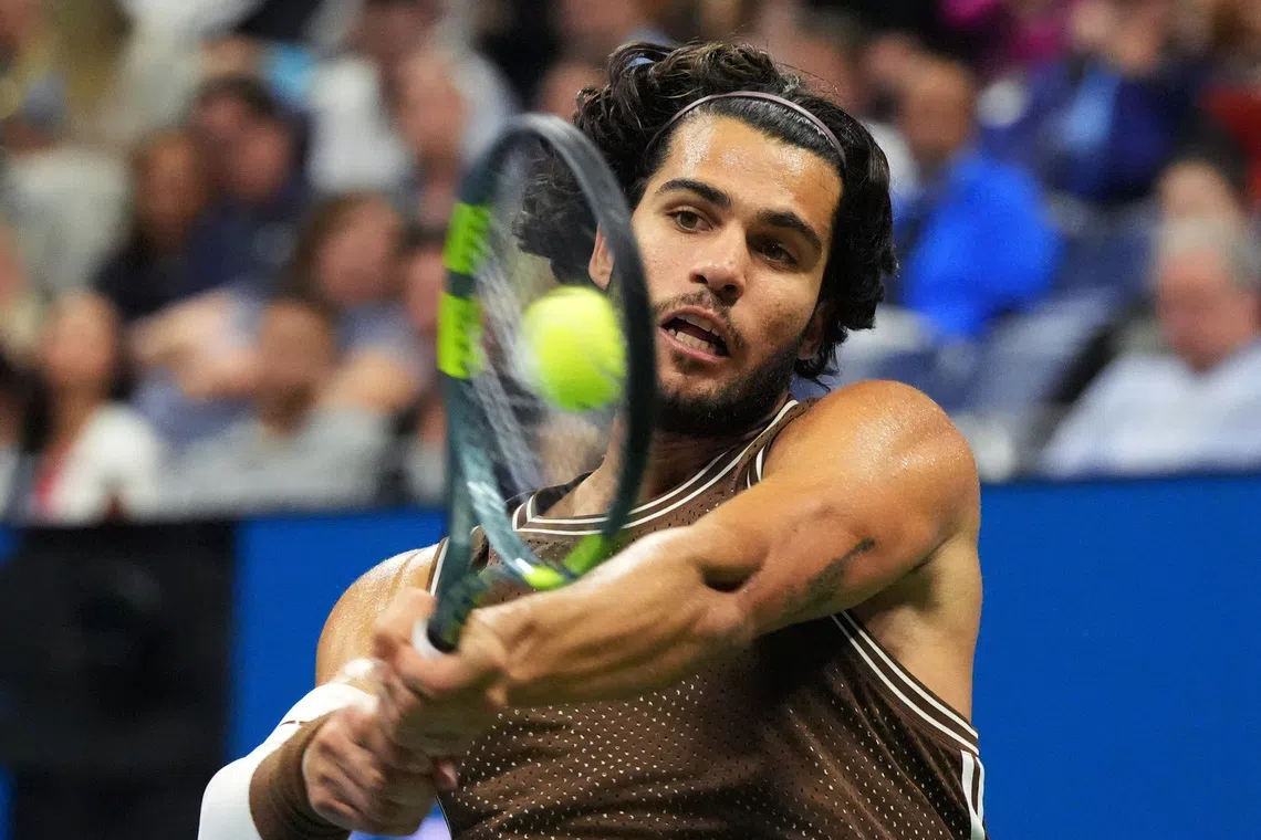 Alcaraz powers through to US Open third round after slow start