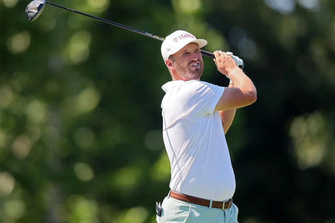 Clark surges to solo lead at BMW Championship with flawless form
