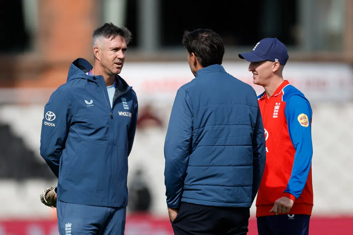 Pietersen mentoring England batsmen in spin-bowling techniques