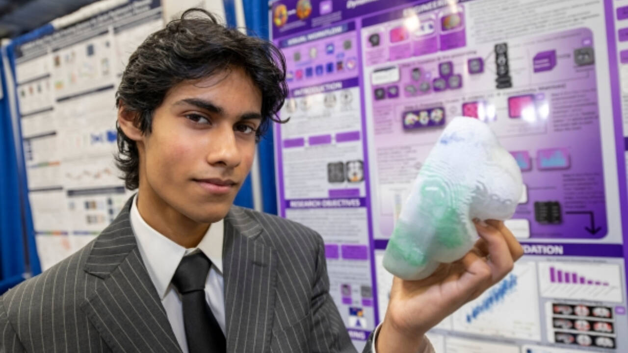 Teen inventor creates affordable brain-reading device for speech restoration