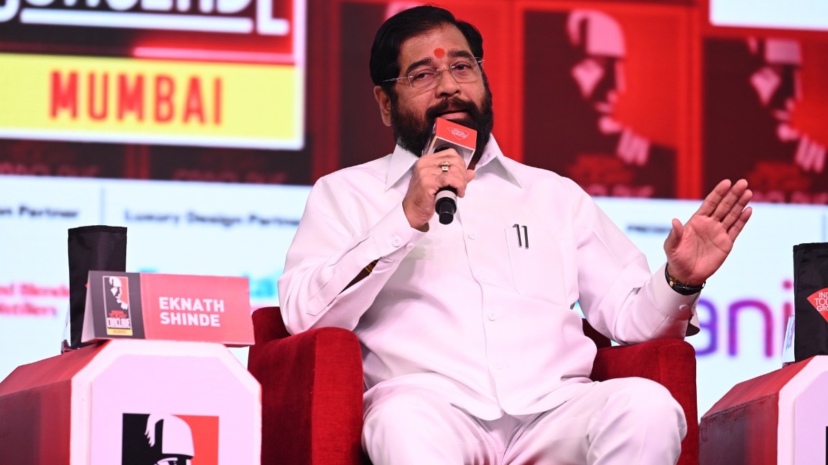 Maharashtra CM pledges pothole-free Mumbai within 12 months