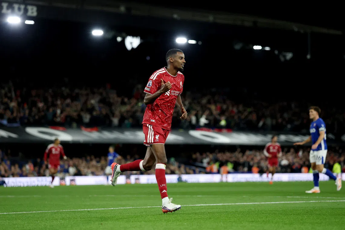 Isak's early brace gives Liverpool convincing win at Ipswich