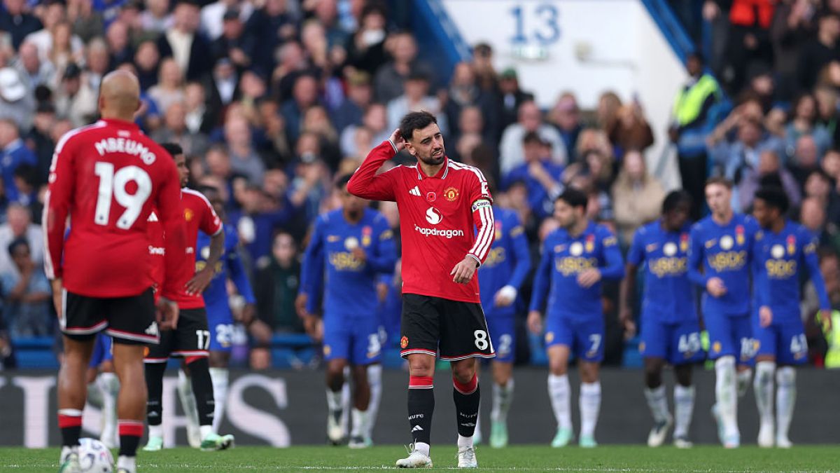 Chelsea defeats Manchester United 2-0 in Premier League clash