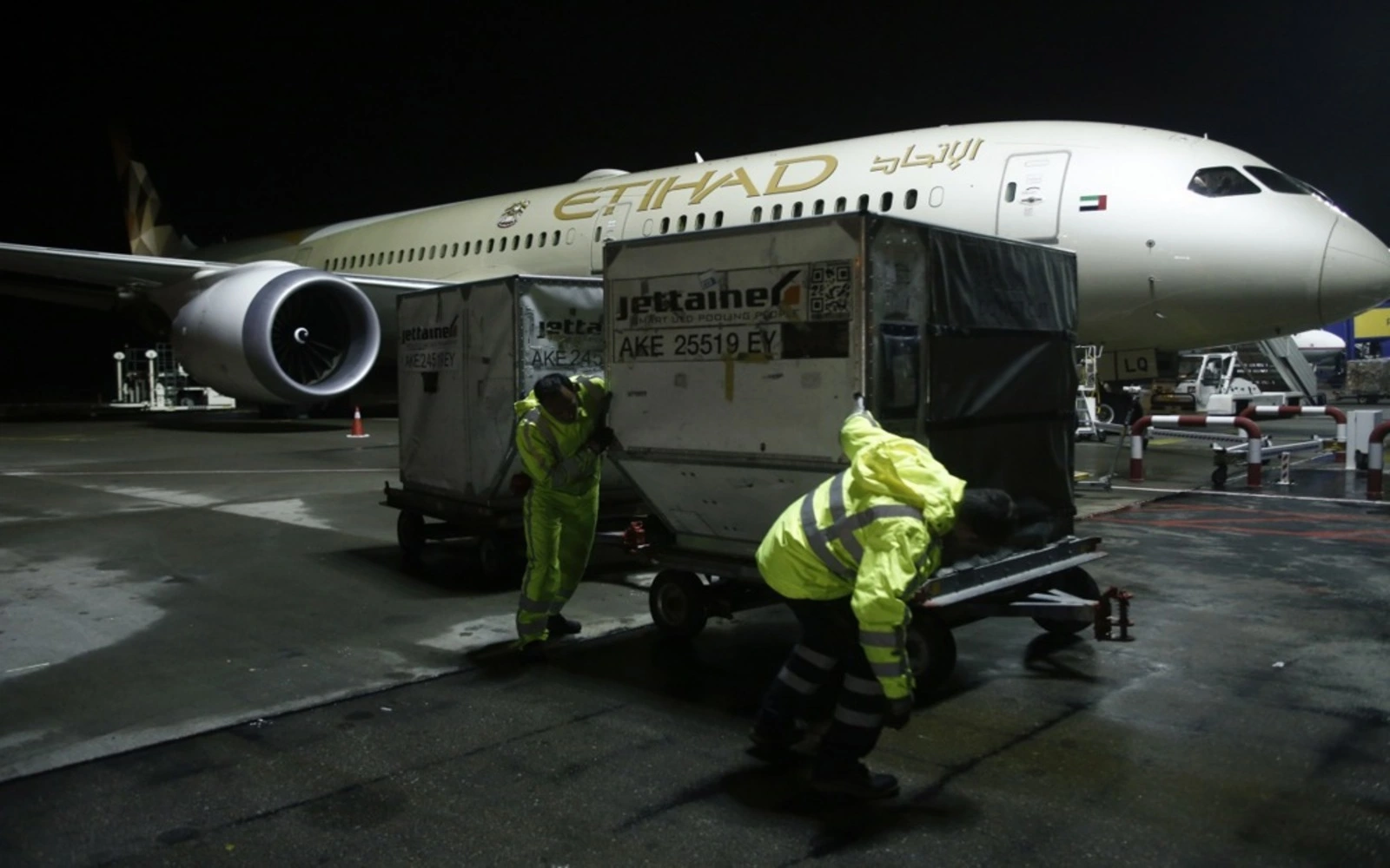 Etihad Perpanjang Penggantungan Penerbangan ke Arab Saudi Berikutan Serangan