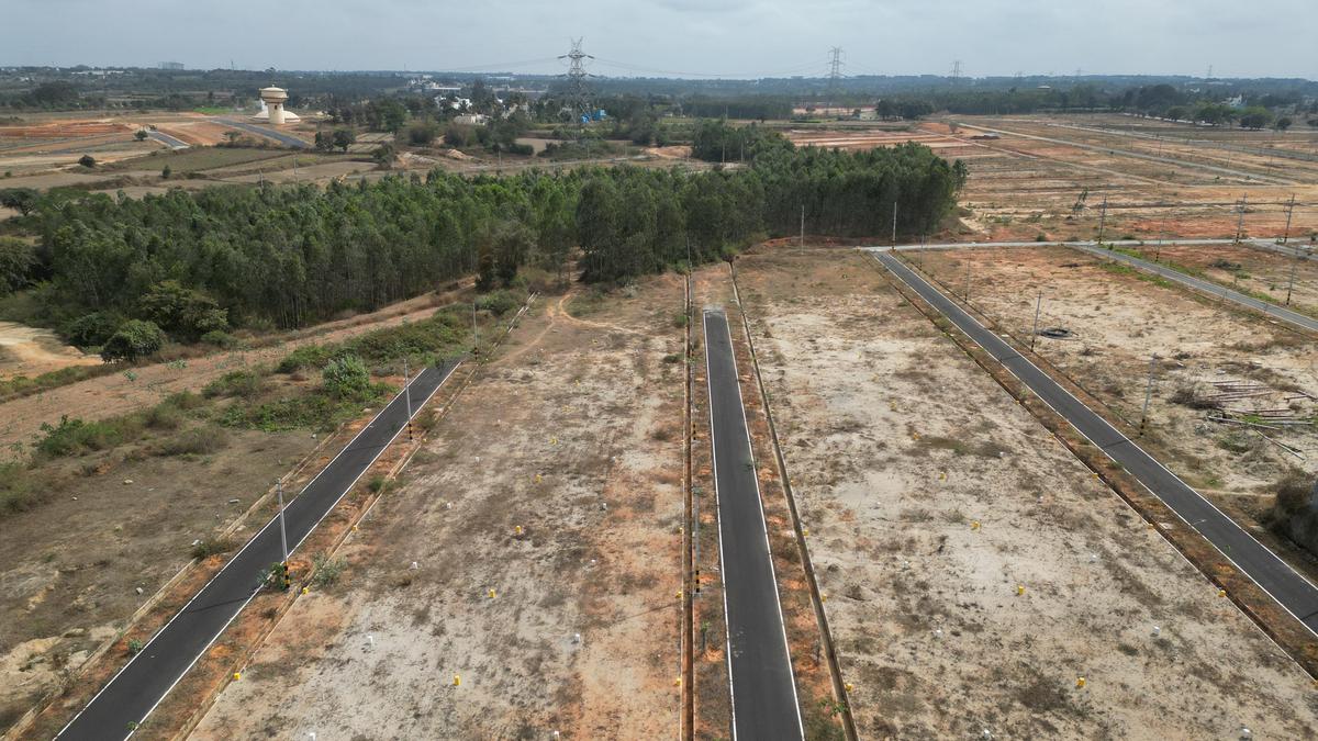 Karnataka High Court nullifies land acquisition for KHB housing project