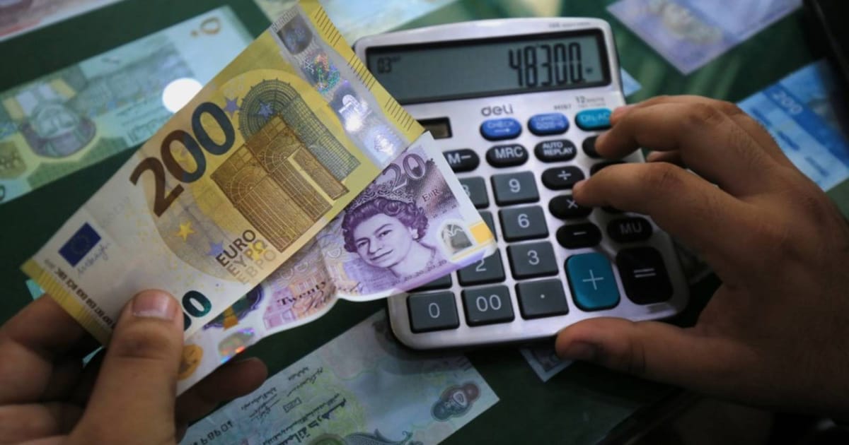 Dollar Steadies as Energy Crisis Deepens, Yen Weakens