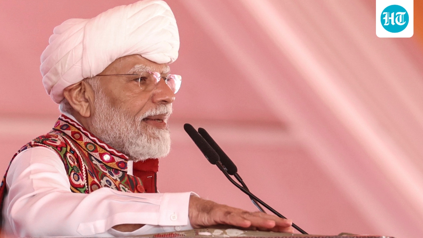 गुजरात के बनासकांठा में मोदी के समर्थन में जनता का जमावड़ा