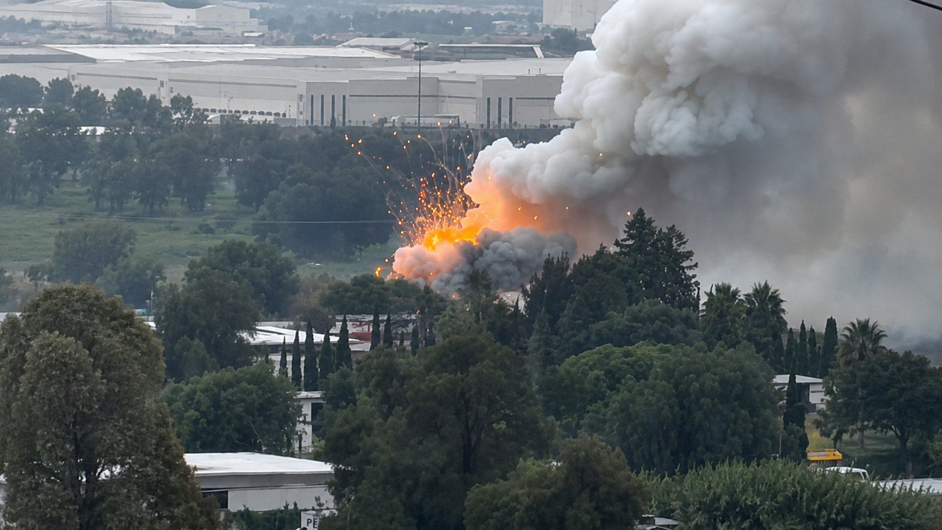 Massive explosions destroy fireworks factory in Mexico