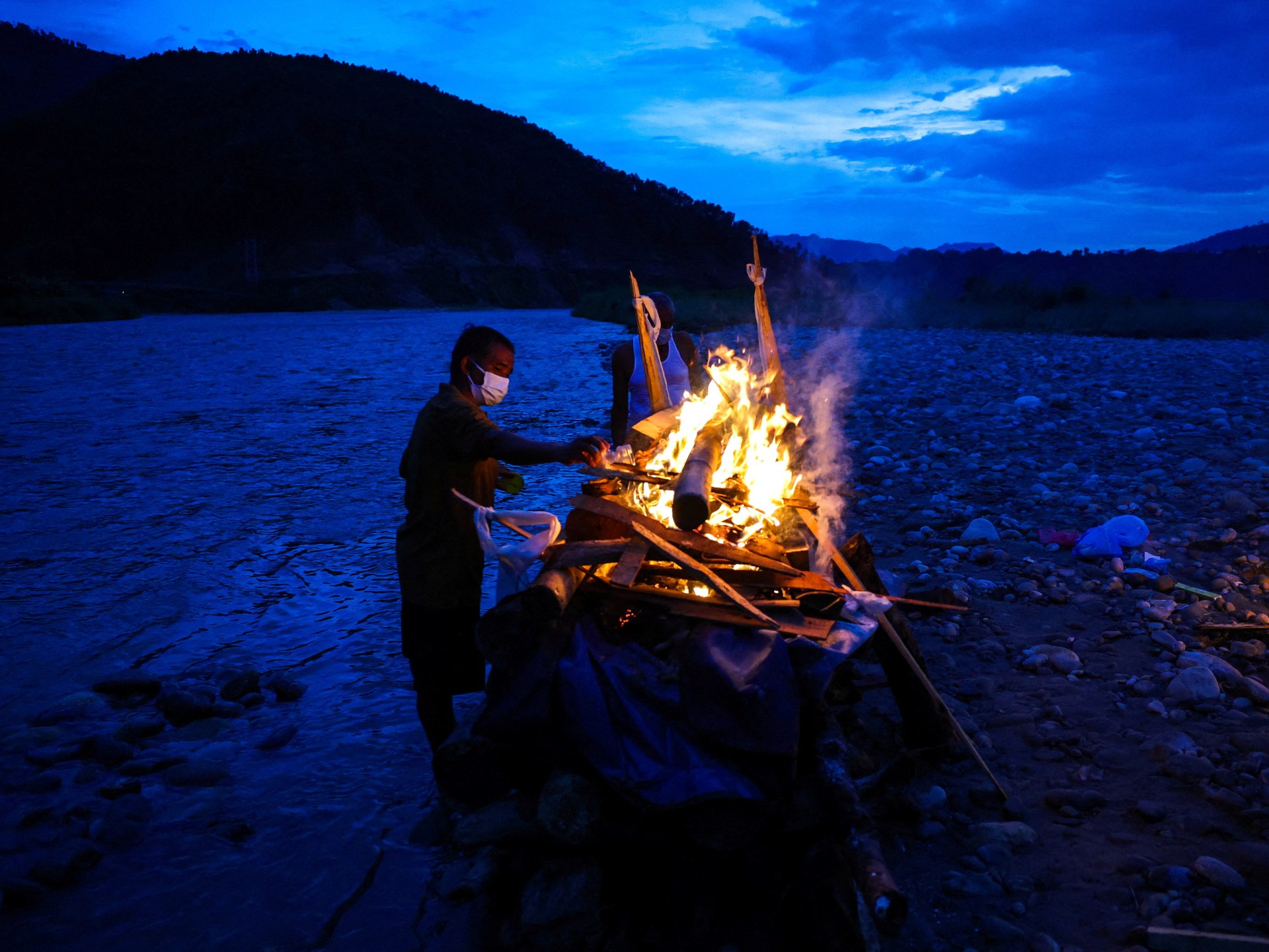 Nearly 1,000 dead, thousands still missing in Nepal-China border floods