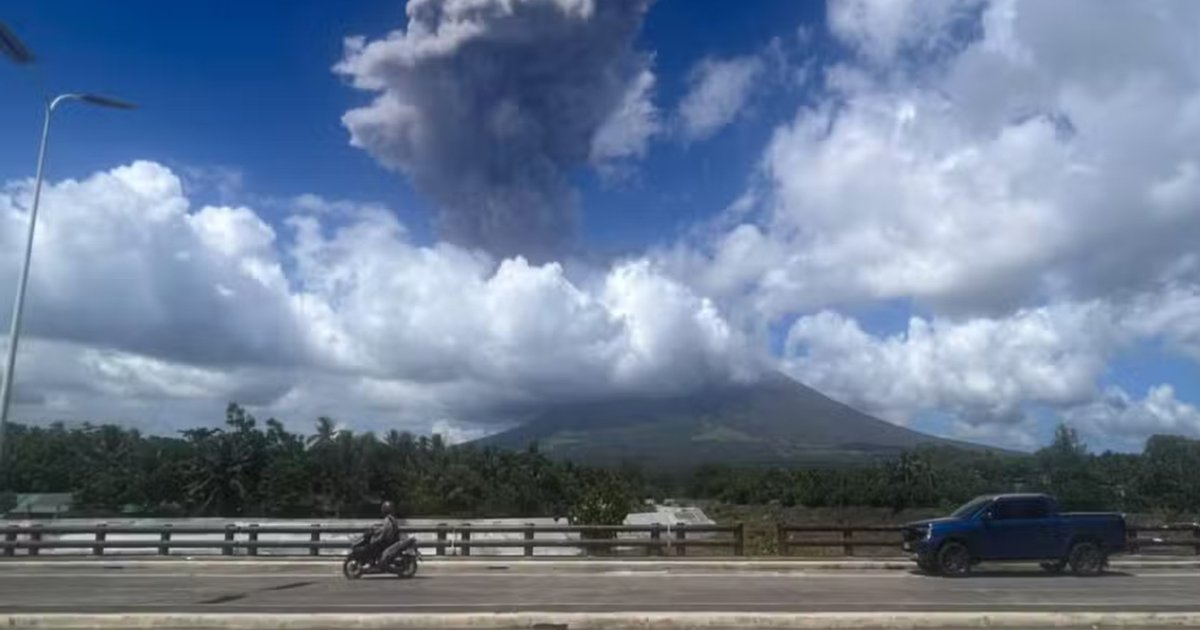 Philippines' Mayon Volcano erupts with ash column towering 3km high