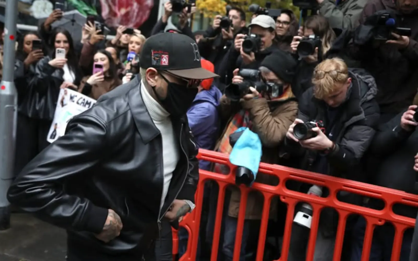 Penyanyi Chris Brown Hadir ke Mahkamah UK untuk Penghakiman Kes Serangan