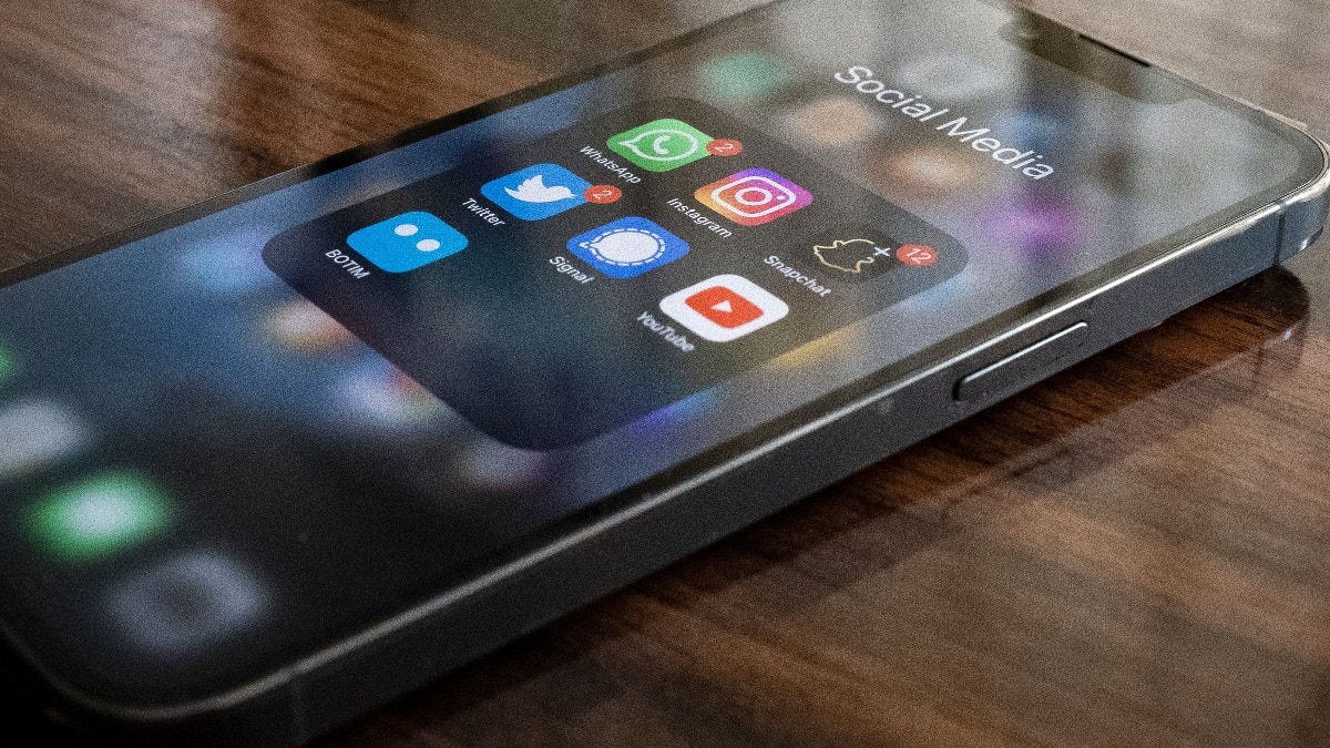 Rising Mobile Phone Prices Erode Once-Popular Search Terms