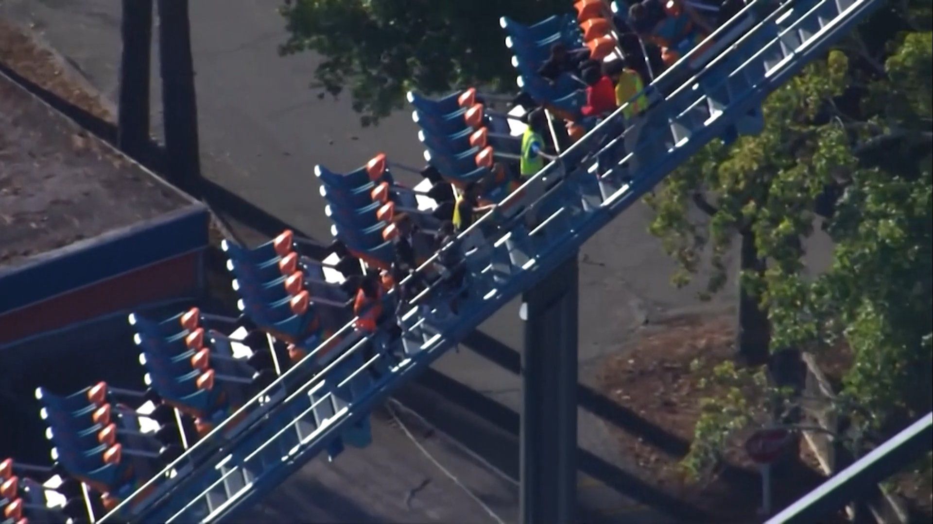 Man dies following fall from rollercoaster at Georgia theme park