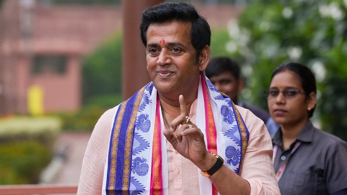 तिलचट्टा विरोध के बीच राविकिशन ने जेन जेड को भारत की आत्मा बताया