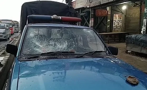 Clashes between workers and police leave 30 injured in Gazipur