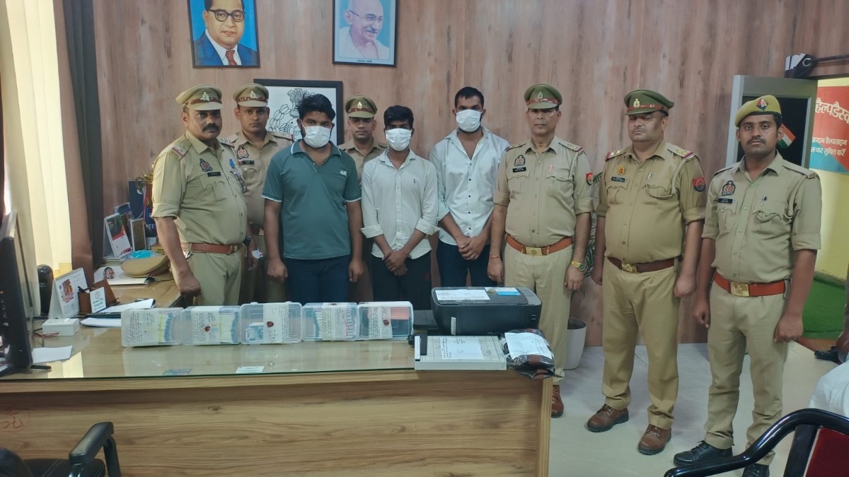 Counterfeit currency ring busted in Greater Noida, three arrested