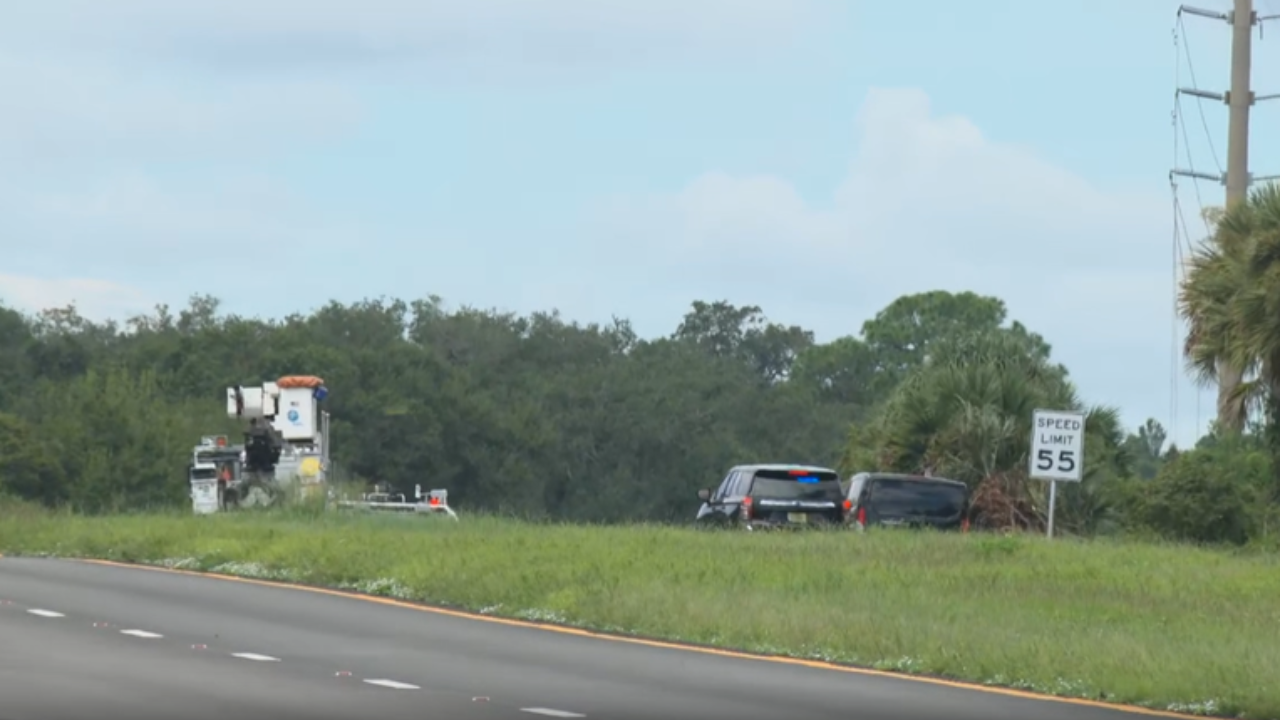 Small aircraft crashes near Florida airport; pilot killed