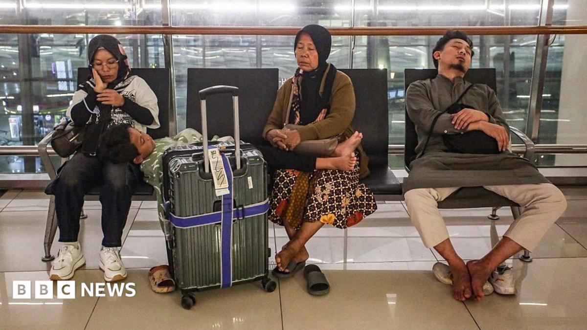 Volcanic ash forces suspension of flights at Indonesia's largest airport