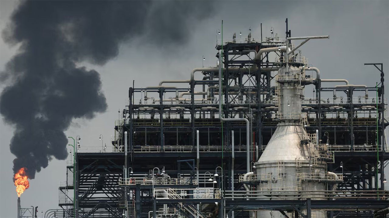 Pipeline explosion in Nigeria kills at least 37 people