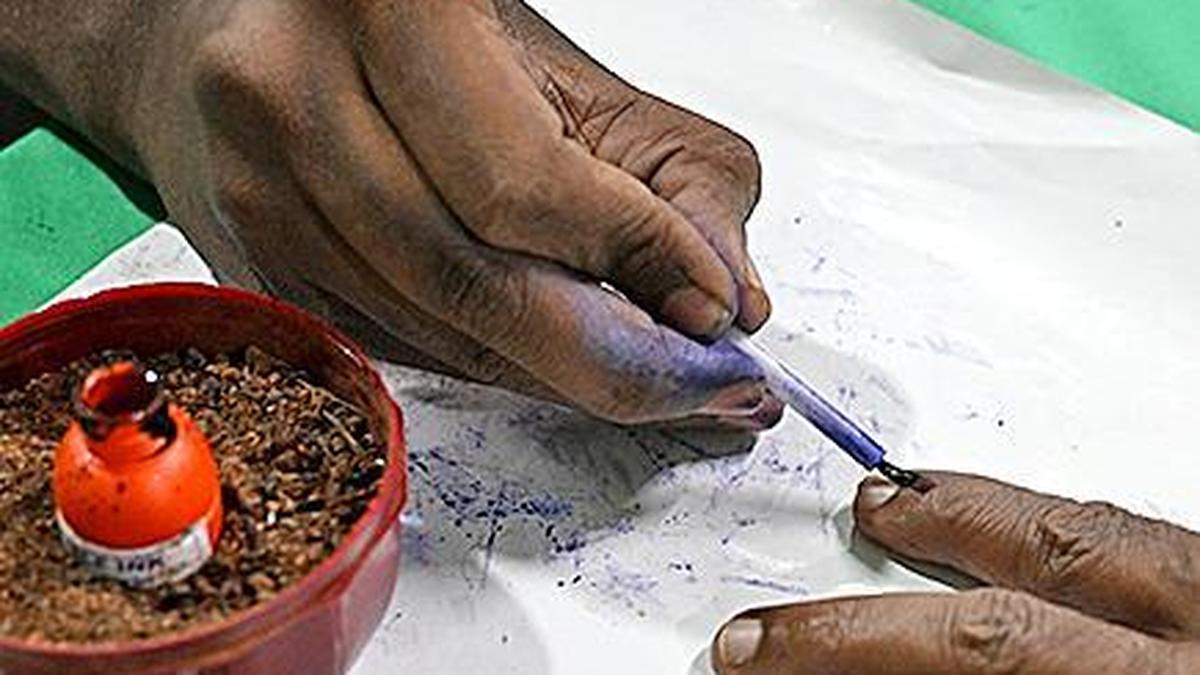 Three-way contest heats up in Kerala's Thrikkodithanam bypoll race