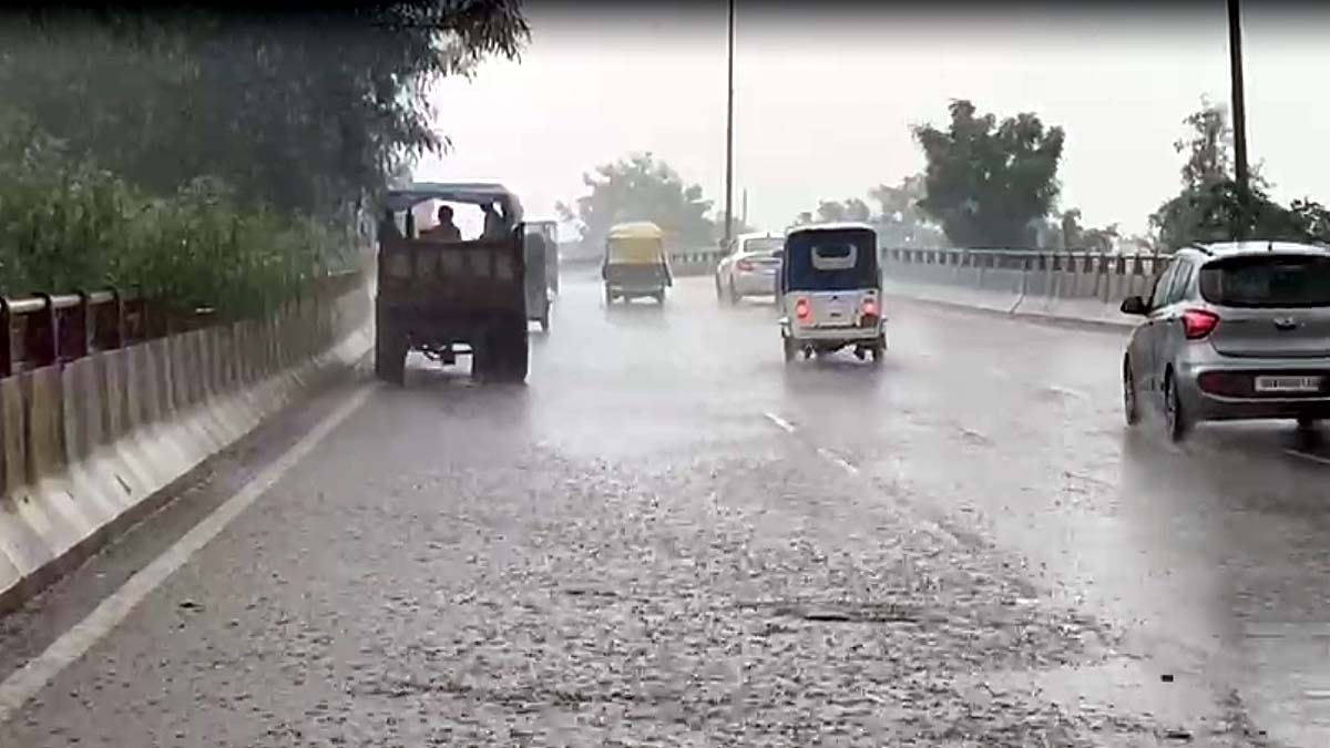 Heavy rainfall disrupts Delhi-NCR as waterlogging reported across region