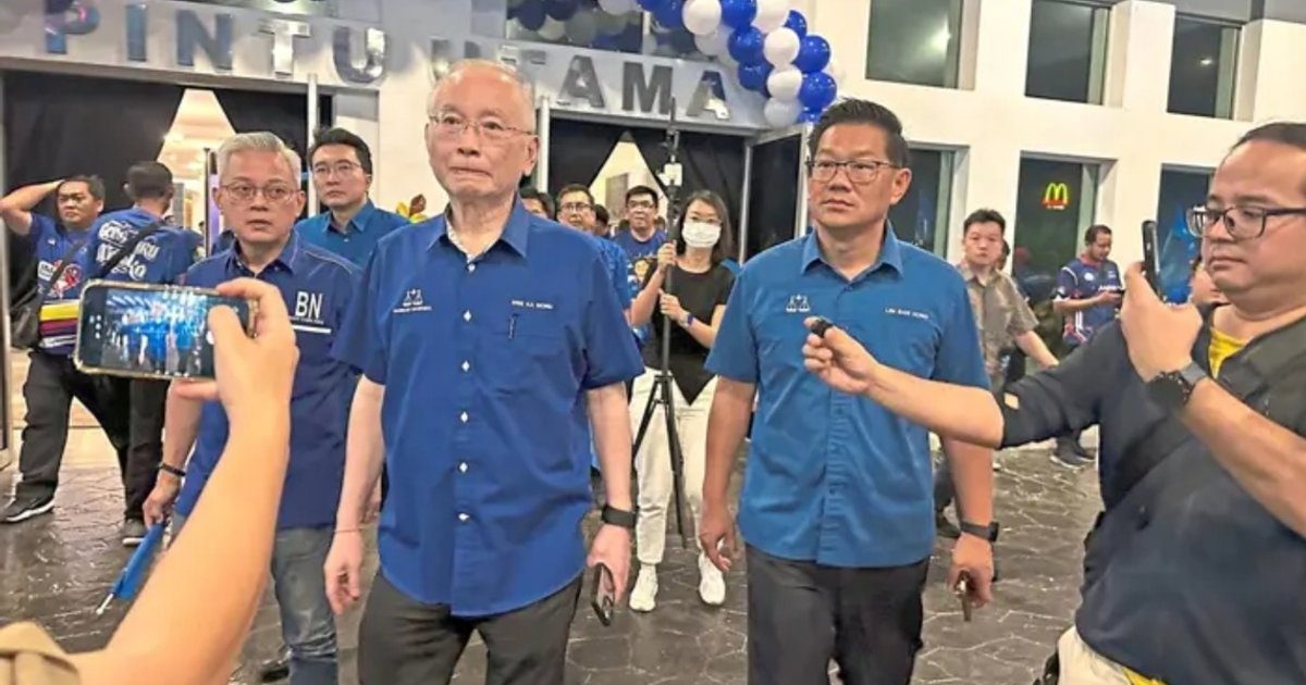 MCA leaders walk out of BN Melaka candidate announcement over seat allocation